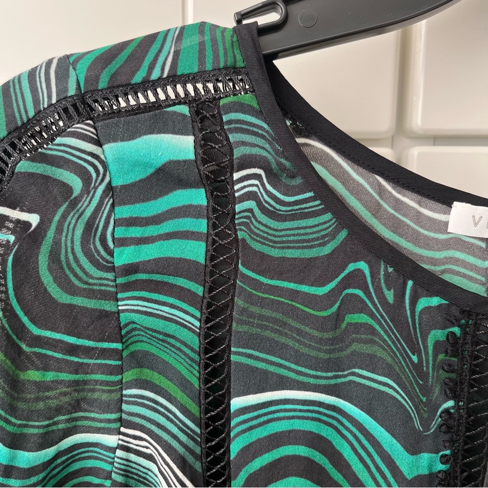 Veronica Beard Striped Patterned Top - image 7